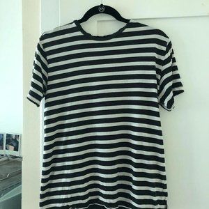 Black and white striped Gap t-shirt